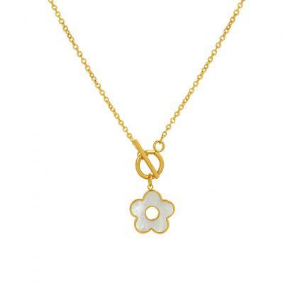 Lucky Flower Pendant Necklace Elegant Personality..