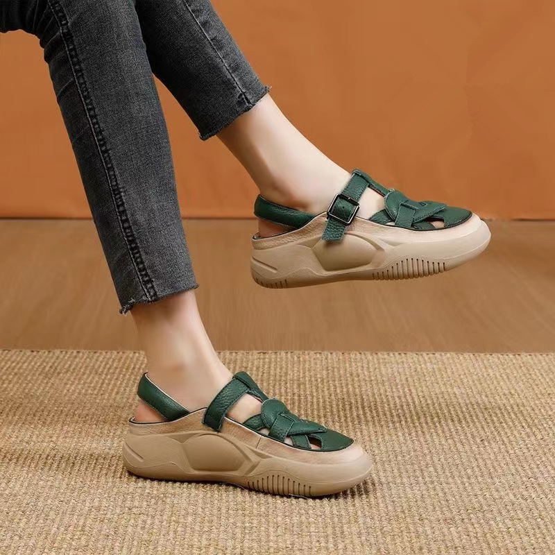 Women's Retro Soft Sole Thick Sole Fashion Sports Versatile Hollow Casual Shoes Sports Sandals
