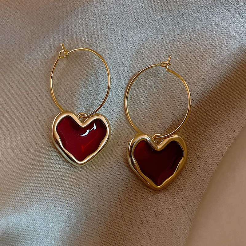 Love Sweet Burgundy Enamel Heart Earrings For Women Girl Gold Color Metal Love Heart Hanging Dangle Earrings Vintage Jewelry