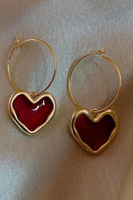 Love Sweet Burgundy Enamel Heart Earrings For Women Girl Gold Color Metal Love Heart Hanging Dangle Earrings Vintage Jewelry